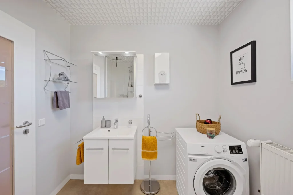 Bathroom with washing machine