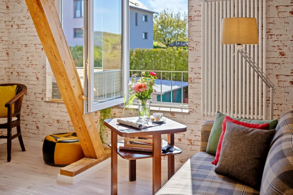 Living area, detail with side table